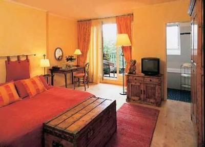 نووم هتل کرنپرینز برلین