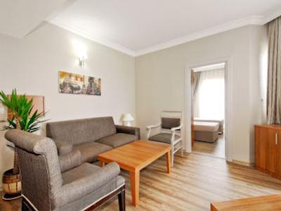 آلکوچلر اکسکلوسیو آلاچاتی هتل