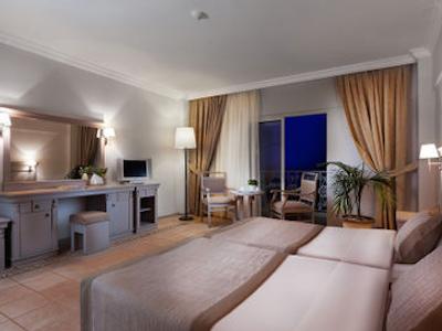 آلکوچلر اکسکلوسیو آلاچاتی هتل