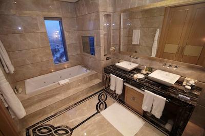 هیلتون بورسا کانونشن سنتر اند اسپا