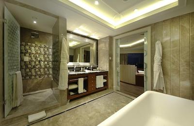 هیلتون بورسا کانونشن سنتر اند اسپا