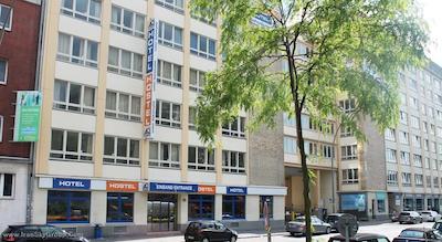 ای اند او هامبورگ سیتی