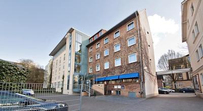 نووم هتل هاگمن هامبورگ هافن