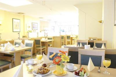 هتل فرانکفورت اوفنباخ سیتی بای تولیپ این