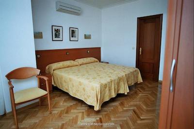 هوستال لویس XV