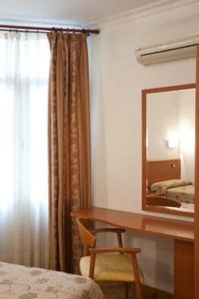 هوستال لویس XV