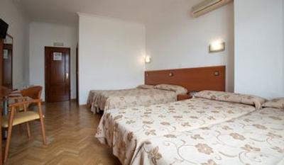 هوستال لویس XV