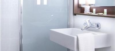 کمپنایل رویسی له مسنیل املوت