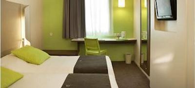 کمپنایل رویسی له مسنیل املوت