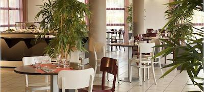 کمپنایل رویسی له مسنیل املوت