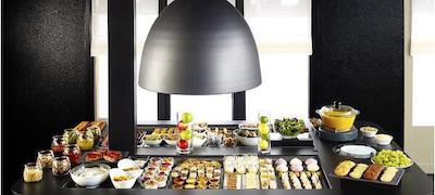 کمپنایل رویسی له مسنیل املوت