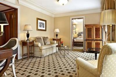 هتل گرند برتاین، ای لاکچری کالکشن هتل، آتن