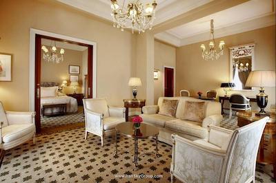 هتل گرند برتاین، ای لاکچری کالکشن هتل، آتن