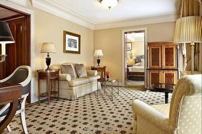 هتل گرند برتاین، ای لاکچری کالکشن هتل، آتن