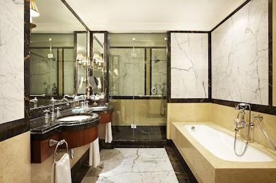 هتل گرند برتاین، ای لاکچری کالکشن هتل، آتن