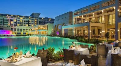 ریکسوس پرمیوم بلک