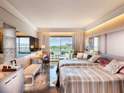 ریکسوس پرمیوم بلک