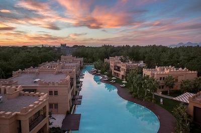 ریکسوس پرمیوم بلک