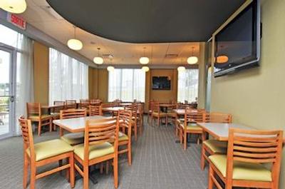 هالیدی این اکسپرس کبک سیتی سنت-فوی