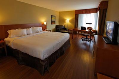 هالیدی این اکسپرس کبک سیتی سنت-فوی