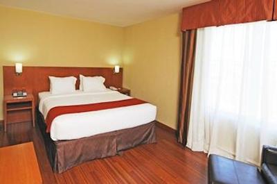 هالیدی این اکسپرس کبک سیتی سنت-فوی