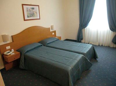 گلدن تولیپ رم ایرپورت