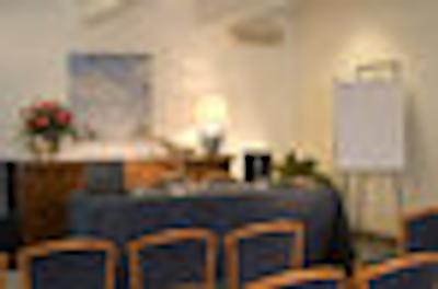 گلدن تولیپ رم ایرپورت