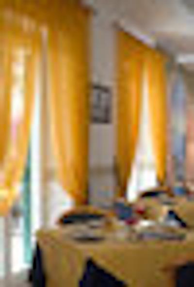 گلدن تولیپ رم ایرپورت