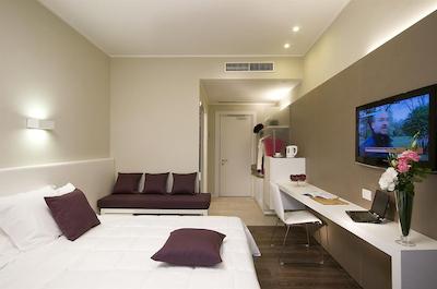 گلدن تولیپ رم ایرپورت