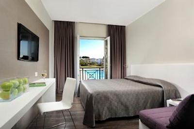 گلدن تولیپ رم ایرپورت