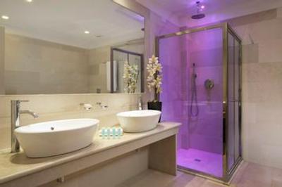 گلدن تولیپ رم ایرپورت