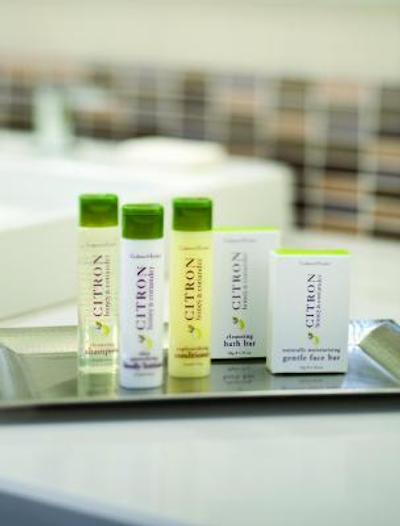 دابل تری بای هیلتون گوا آرپورا باگا