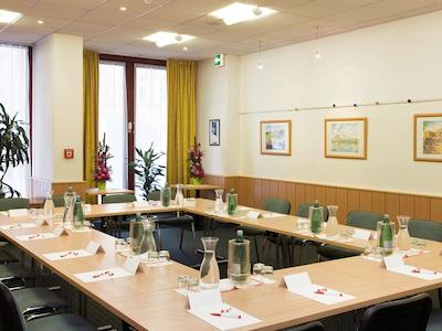 آیبیس وین ماریاهیلف