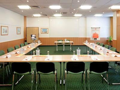 آیبیس وین ماریاهیلف