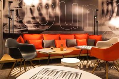 آیبیس وین ماریاهیلف