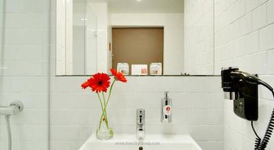 ازیموت هتل سنت-پیترزبورگ