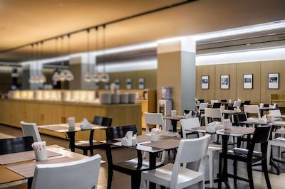 ازیموت هتل سنت-پیترزبورگ