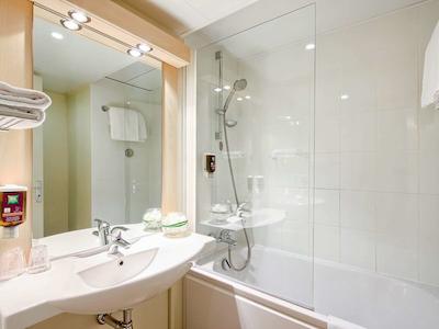 آیبیس استایلز پاریس رویسی سی ‌دی‌ جی