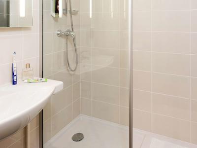 آیبیس استایلز پاریس رویسی سی ‌دی‌ جی