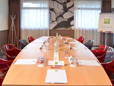 آیبیس استایلز پاریس رویسی سی ‌دی‌ جی