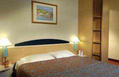 آیبیس استایلز پاریس رویسی سی ‌دی‌ جی