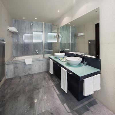 ان اچ لاگونا پالاس