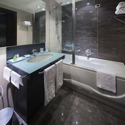 ان اچ لاگونا پالاس