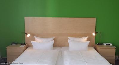 سورات آمباسادر برلین