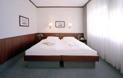 سورات آمباسادر برلین