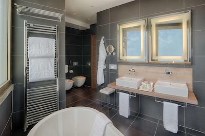 ان ‌اچ کالکشن میلانو پرزیدنت