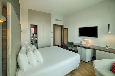 ان ‌اچ کالکشن میلانو پرزیدنت