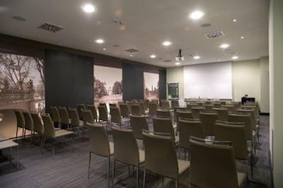 ان ‌اچ کالکشن میلانو پرزیدنت