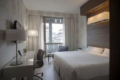 ان ‌اچ کالکشن میلانو پرزیدنت