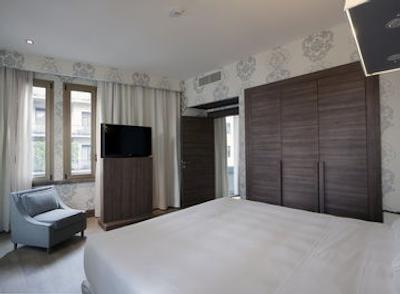 ان ‌اچ کالکشن میلانو پرزیدنت